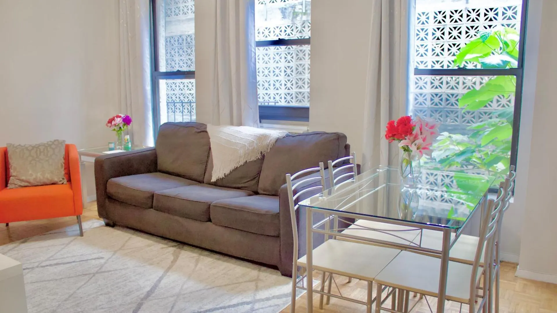 One Block Away From Times Square! Aparthotel New York